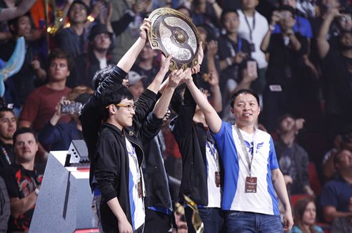 央视播报DOTA2中国队Wings夺冠 高度评价电竞领域及发展