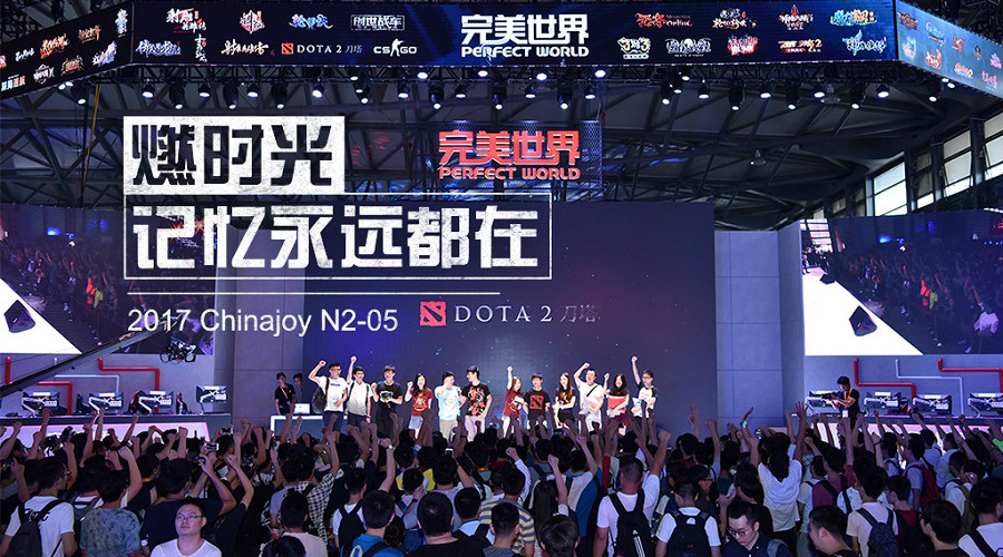 2017年DOTA2校园赛决赛CJ上演 天使焦、Mikasa领衔签售TI7周边