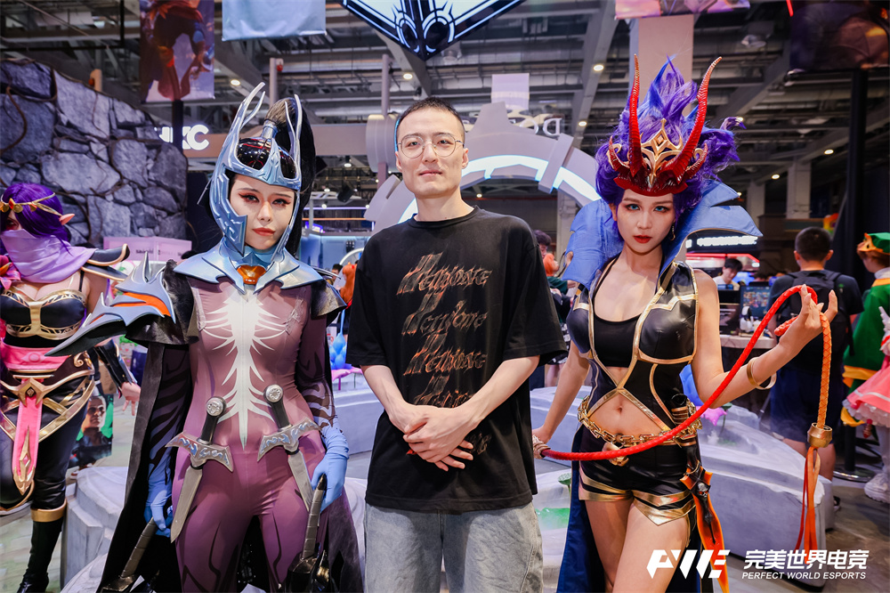 在这么养眼的场合，DOTA2玩家最在意的竟然是他！？