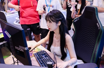 在这么养眼的场合